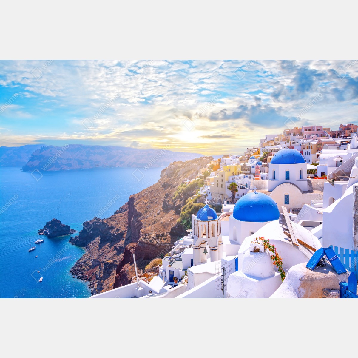 Naklejka repozycjonowalna słoneczna wieś Oia na kalderze Santorini – Wallissimo® Naklejka repozycjonowalna słoneczna wieś Oia na kalderze Santorini – Wallissimo®