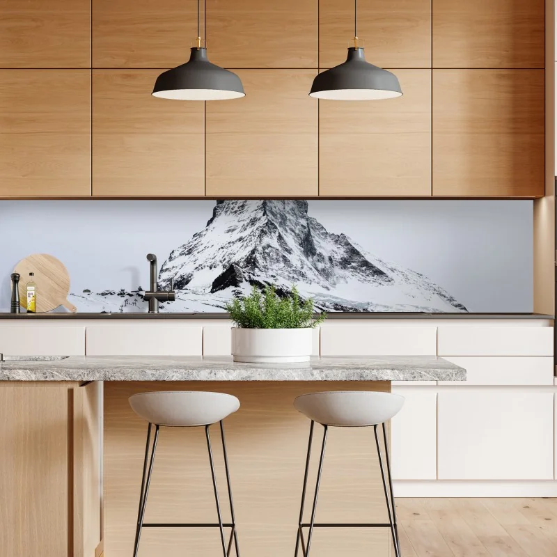 Naklejka repozycjonowalna samotny pokryty śniegiem szczyt górski – Wallissimo® Naklejka repozycjonowalna samotny pokryty śniegiem szczyt górski – Wallissimo®