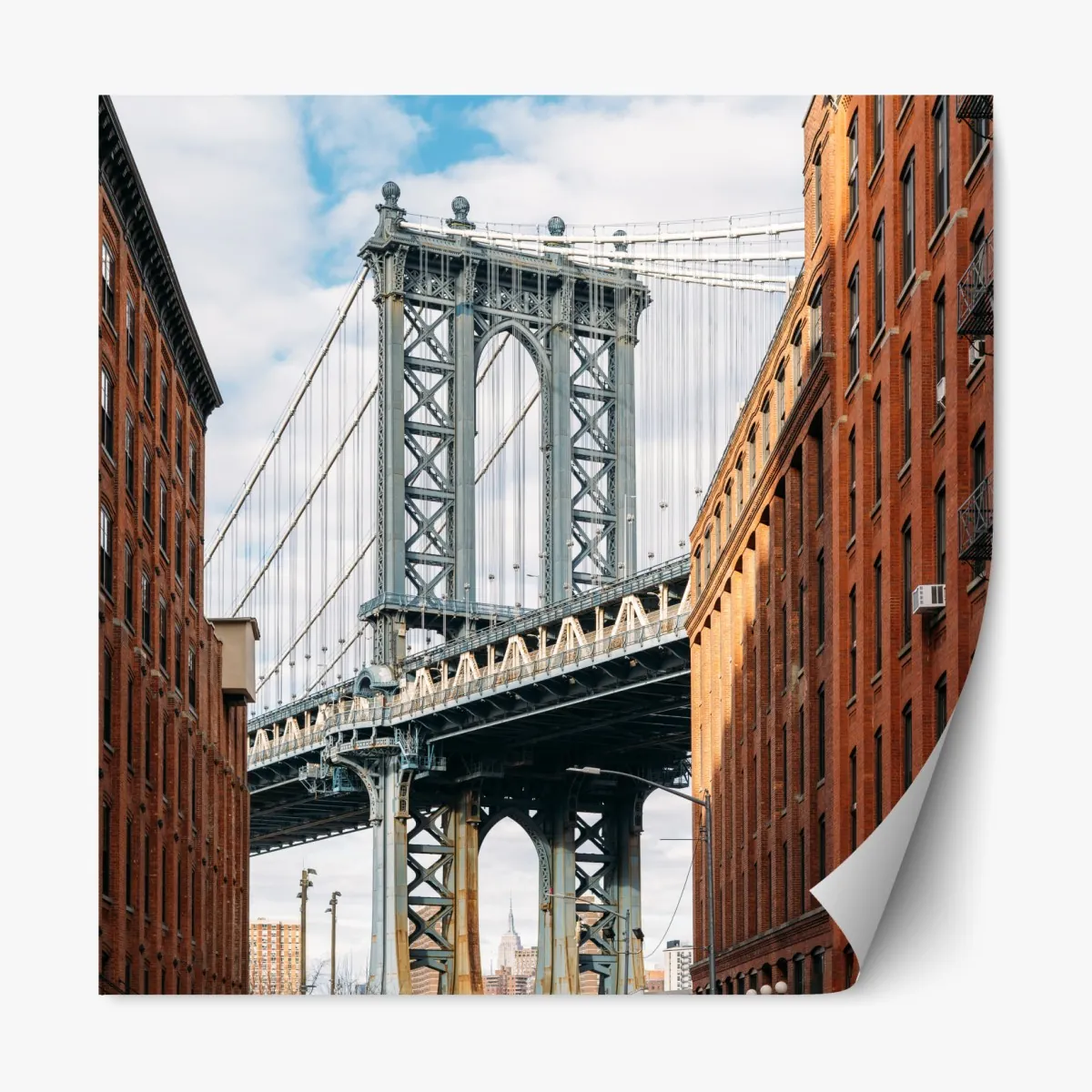 Naklejka repozycjonowalna Brooklyn widok mostu między ceglanymi budynkami – Wallissimo® Naklejka repozycjonowalna Brooklyn widok mostu między ceglanymi budynkami – Wallissimo®