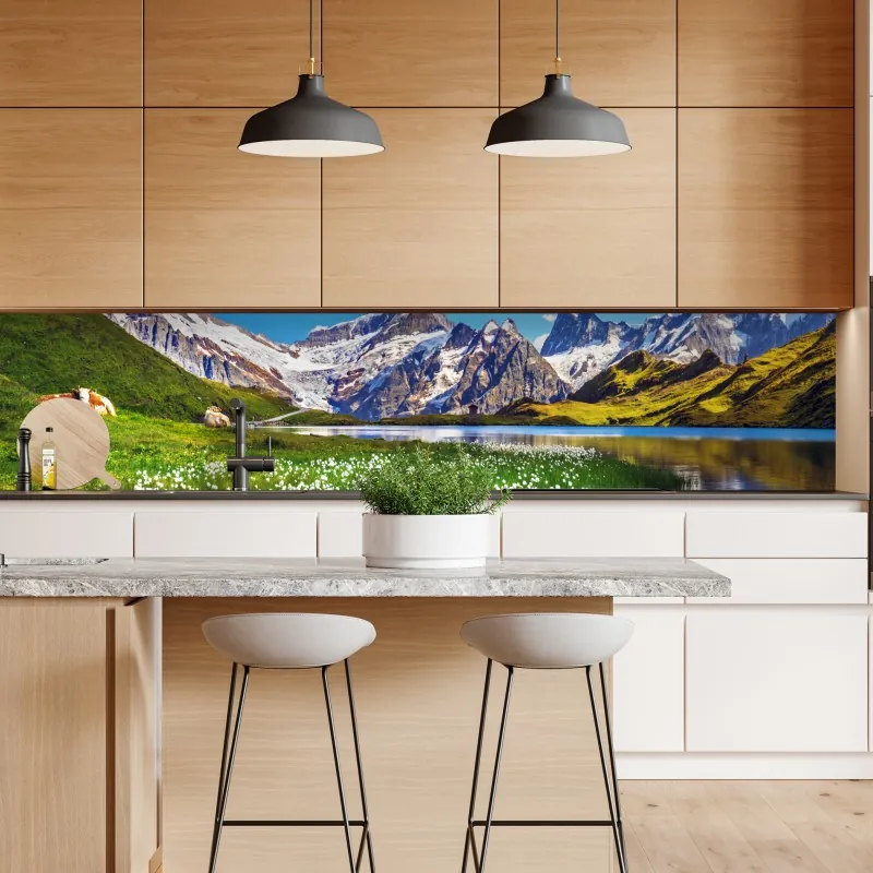 Naklejka repozycjonowalna alpejskie jezioro z łąką pełną kwiatów – Wallissimo® Naklejka repozycjonowalna alpejskie jezioro z łąką pełną kwiatów – Wallissimo®