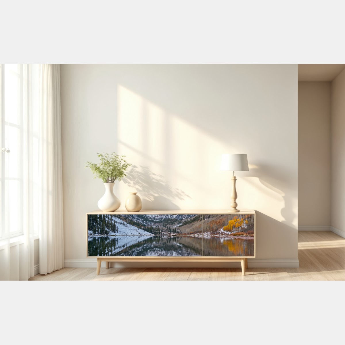 Naklejka repozycjonowalna spokojne alpejskie jezioro odbijające ośnieżone szczyty i jesienne drzewa – Wallissimo® Naklejka repozycjonowalna spokojne alpejskie jezioro odbijające ośnieżone szczyty i jesienne drzewa – Wallissimo®
