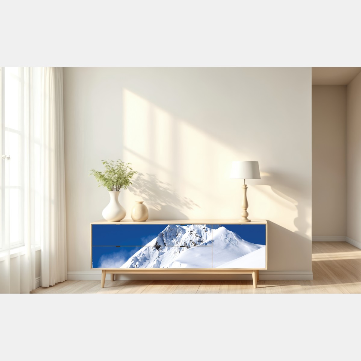 Naklejka repozycjonowalna śnieżny alpejski szczyt pod głębokim błękitnym niebem – Wallissimo® Naklejka repozycjonowalna śnieżny alpejski szczyt pod głębokim błękitnym niebem – Wallissimo®