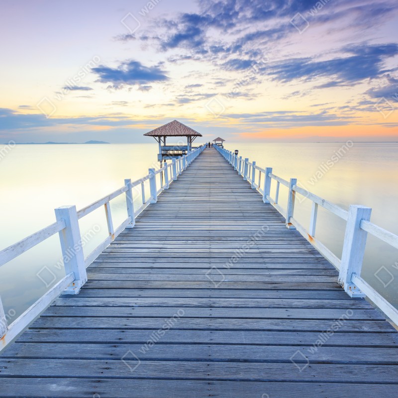 Naklejka repozycjonowalna spokojne drewniane molo o zachodzie słońca – Wallissimo® Naklejka repozycjonowalna spokojne drewniane molo o zachodzie słońca – Wallissimo®