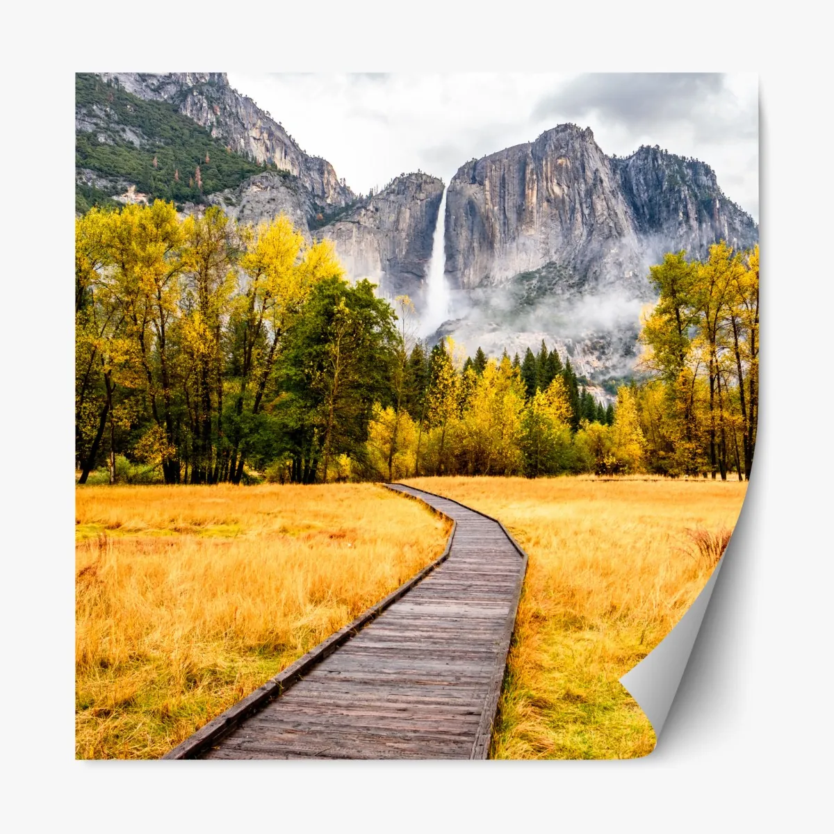 Naklejka repozycjonowalna jesienna kładka prowadząca do wodospadu – Wallissimo® Naklejka repozycjonowalna jesienna kładka prowadząca do wodospadu – Wallissimo®