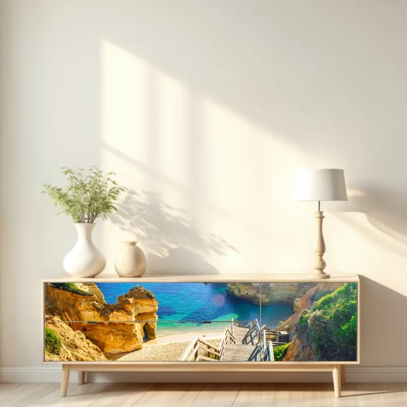 Naklejka repozycjonowalna słoneczne schody prowadzące do turkusowej zatoczki – Wallissimo® Naklejka repozycjonowalna słoneczne schody prowadzące do turkusowej zatoczki – Wallissimo®