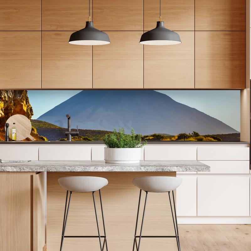 Naklejka repozycjonowalna słoneczna droga prowadząca do wulkanu – Wallissimo® Naklejka repozycjonowalna słoneczna droga prowadząca do wulkanu – Wallissimo®