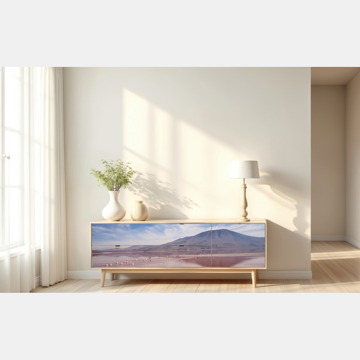 Naklejka repozycjonowalna różowa laguna z flamingami i odbiciem gór – Wallissimo® Naklejka repozycjonowalna różowa laguna z flamingami i odbiciem gór – Wallissimo®