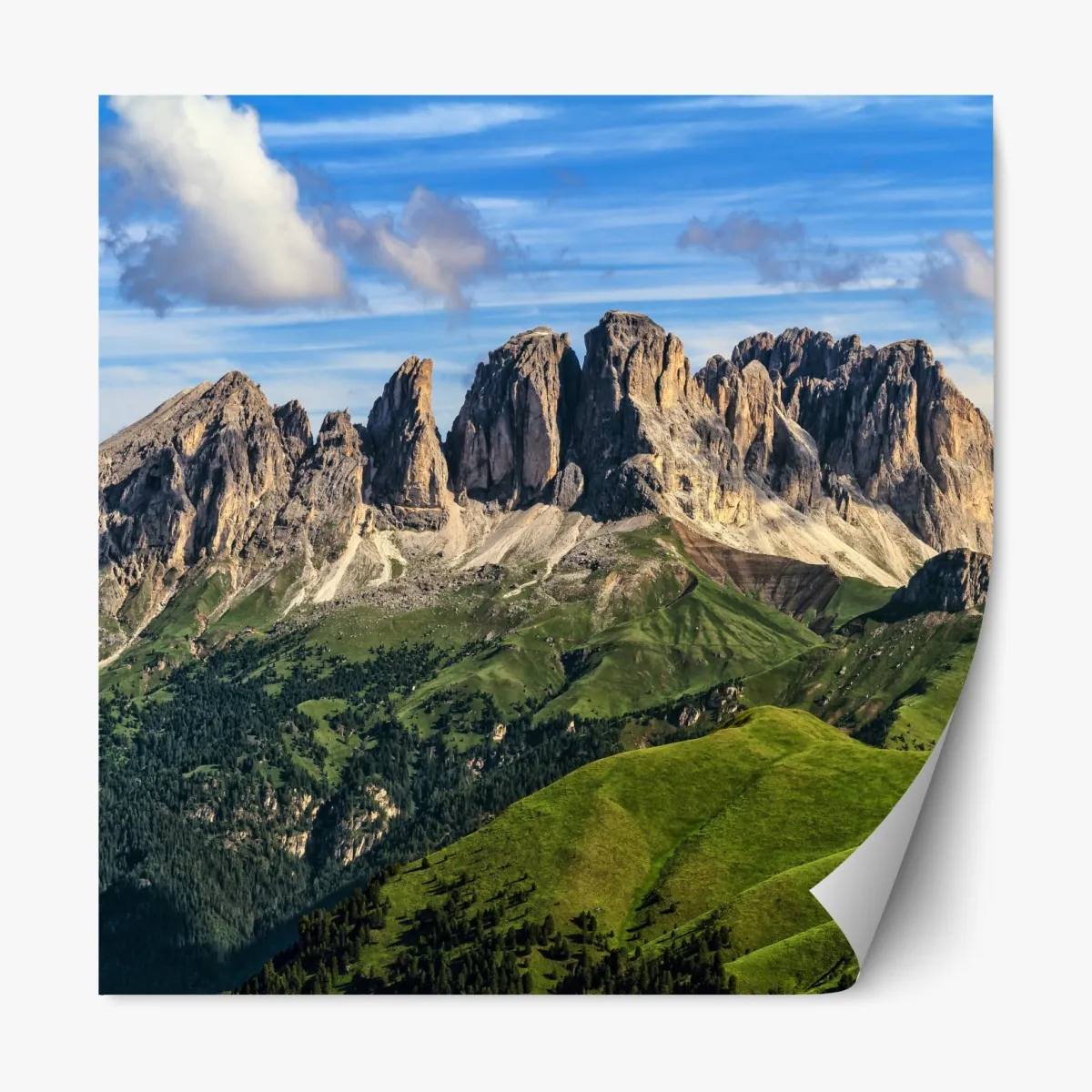 Naklejka repozycjonowalna majestatyczna górska panorama z zielonymi wzgórzami – Wallissimo® Naklejka repozycjonowalna majestatyczna górska panorama z zielonymi wzgórzami – Wallissimo®