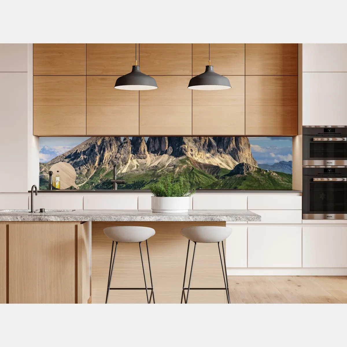 Naklejka repozycjonowalna majestatyczna górska panorama z zielonymi wzgórzami – Wallissimo® Naklejka repozycjonowalna majestatyczna górska panorama z zielonymi wzgórzami – Wallissimo®