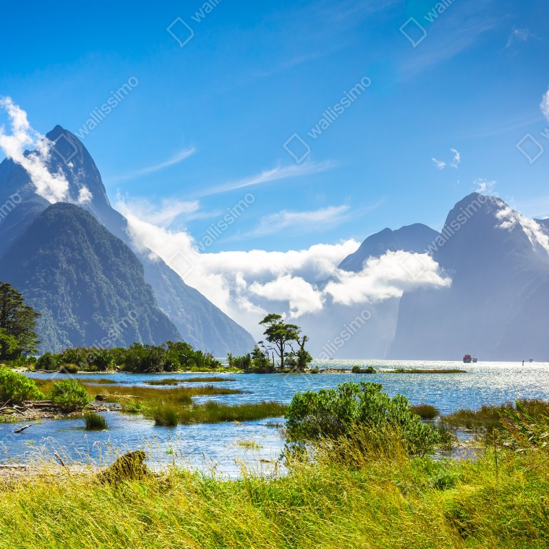 Naklejka repozycjonowalna malowniczy krajobraz górski nad fiordem – Wallissimo® Naklejka repozycjonowalna malowniczy krajobraz górski nad fiordem – Wallissimo®