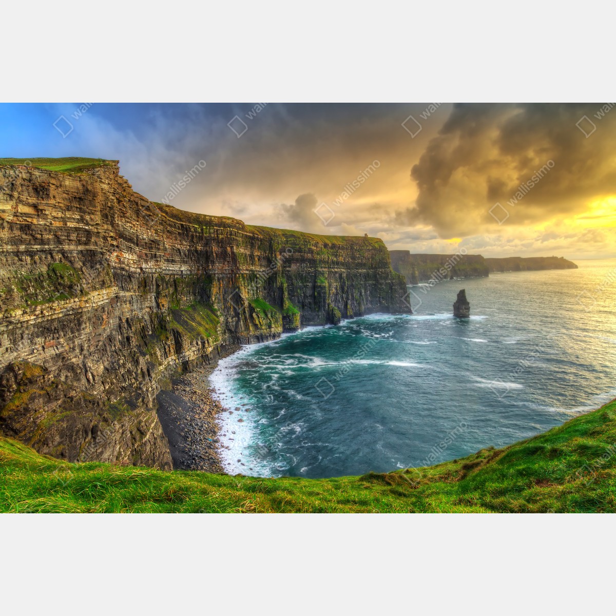 Naklejka repozycjonowalna dramatyczne klify wybrzeża o zachodzie słońca – Wallissimo® Naklejka repozycjonowalna dramatyczne klify wybrzeża o zachodzie słońca – Wallissimo®