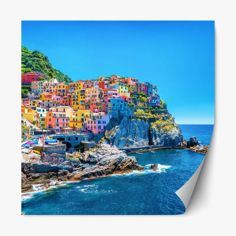 Naklejka repozycjonowalna kolorowa wioska na klifie nad morzem