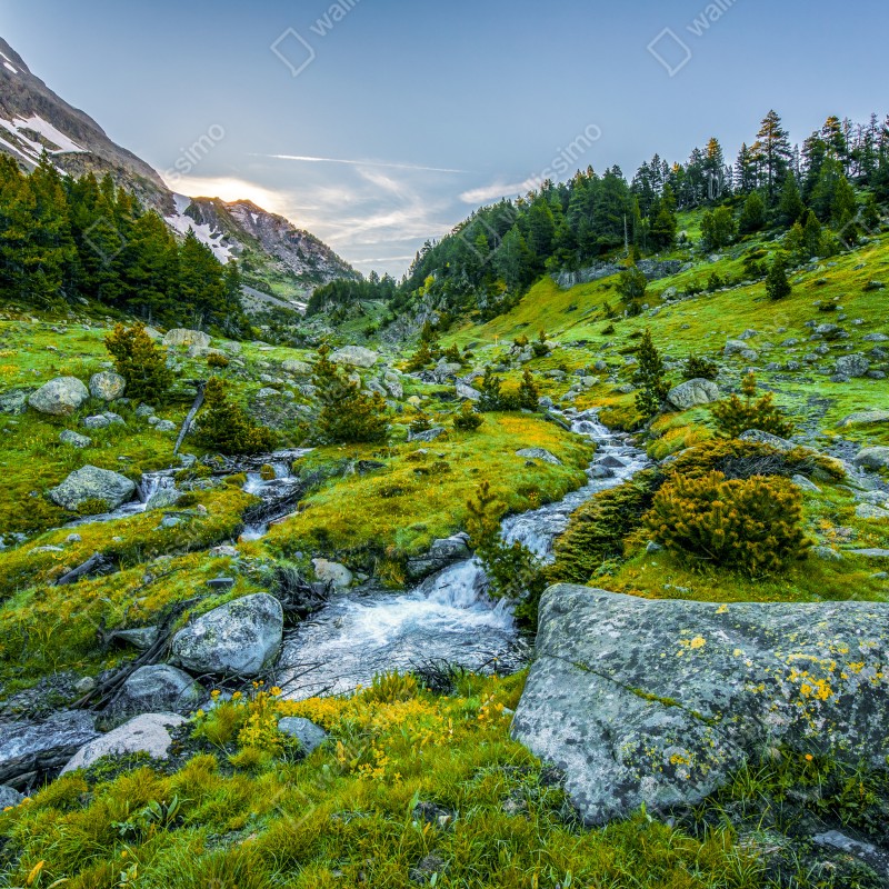 Naklejka repozycjonowalna słoneczna dolina w Posets y Maladeta, Pireneje – Wallissimo® Naklejka repozycjonowalna słoneczna dolina w Posets y Maladeta, Pireneje – Wallissimo®