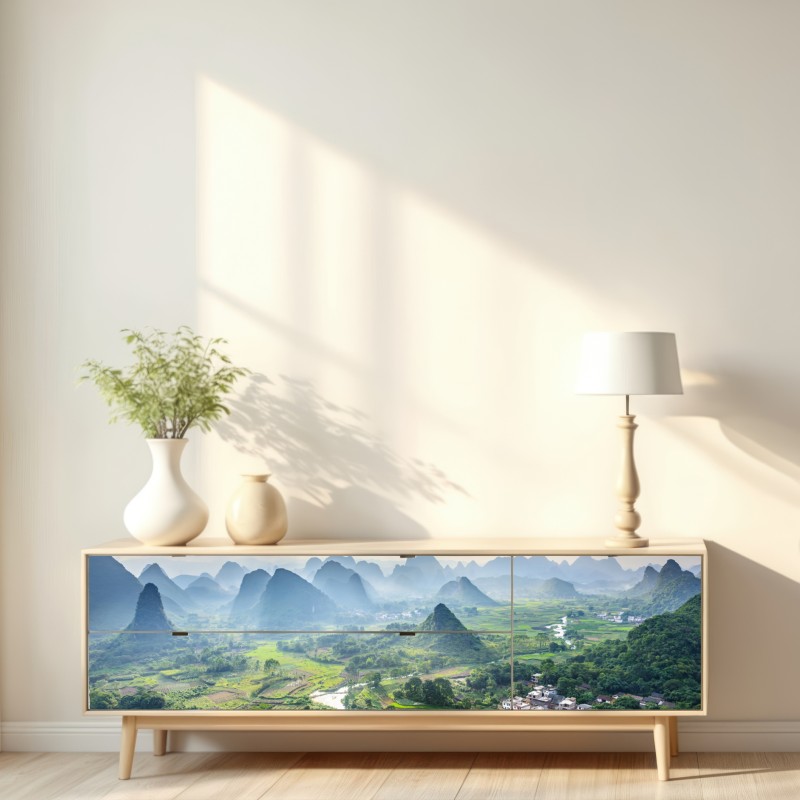 Naklejka repozycjonowalna mglista dolina górska z karstowymi szczytami o świcie – Wallissimo® Naklejka repozycjonowalna mglista dolina górska z karstowymi szczytami o świcie – Wallissimo®