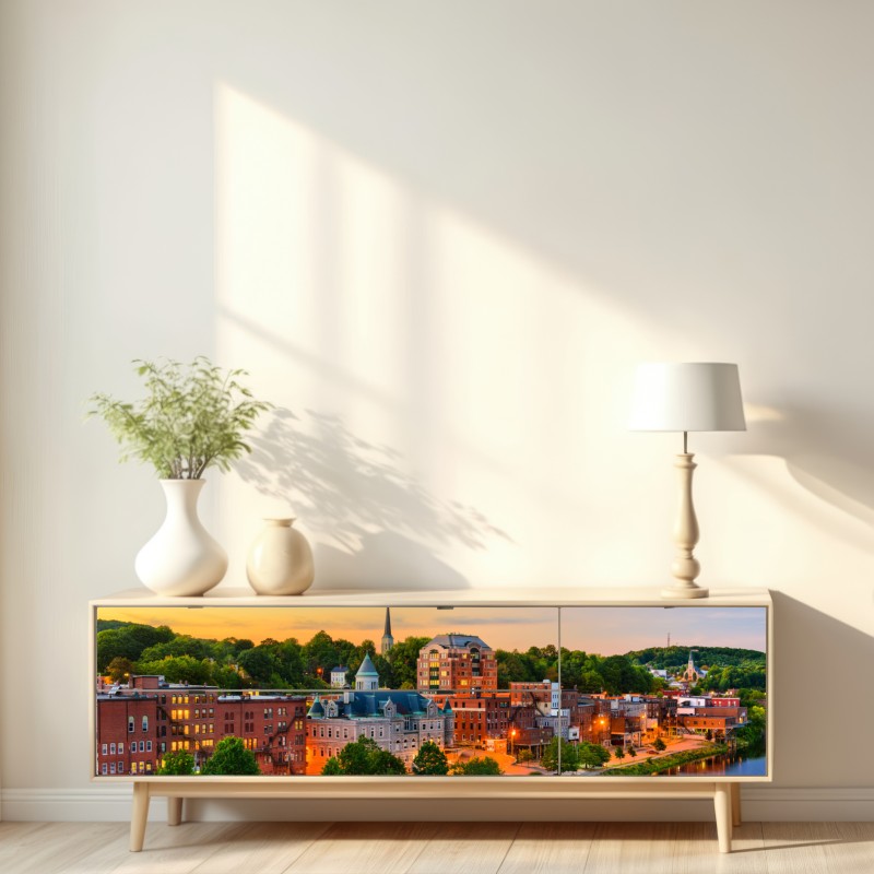 Naklejka repozycjonowalna Augusta panorama miasta przy rzece Kennebec o zachodzie słońca – Wallissimo® Naklejka repozycjonowalna Augusta panorama miasta przy rzece Kennebec o zachodzie słońca – Wallissimo®