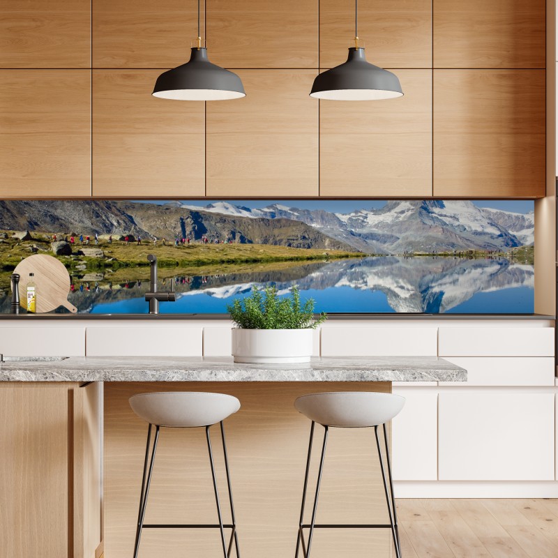 Naklejka repozycjonowalna alpejskie odbicie górskie nad spokojnym jeziorem – Wallissimo® Naklejka repozycjonowalna alpejskie odbicie górskie nad spokojnym jeziorem – Wallissimo®