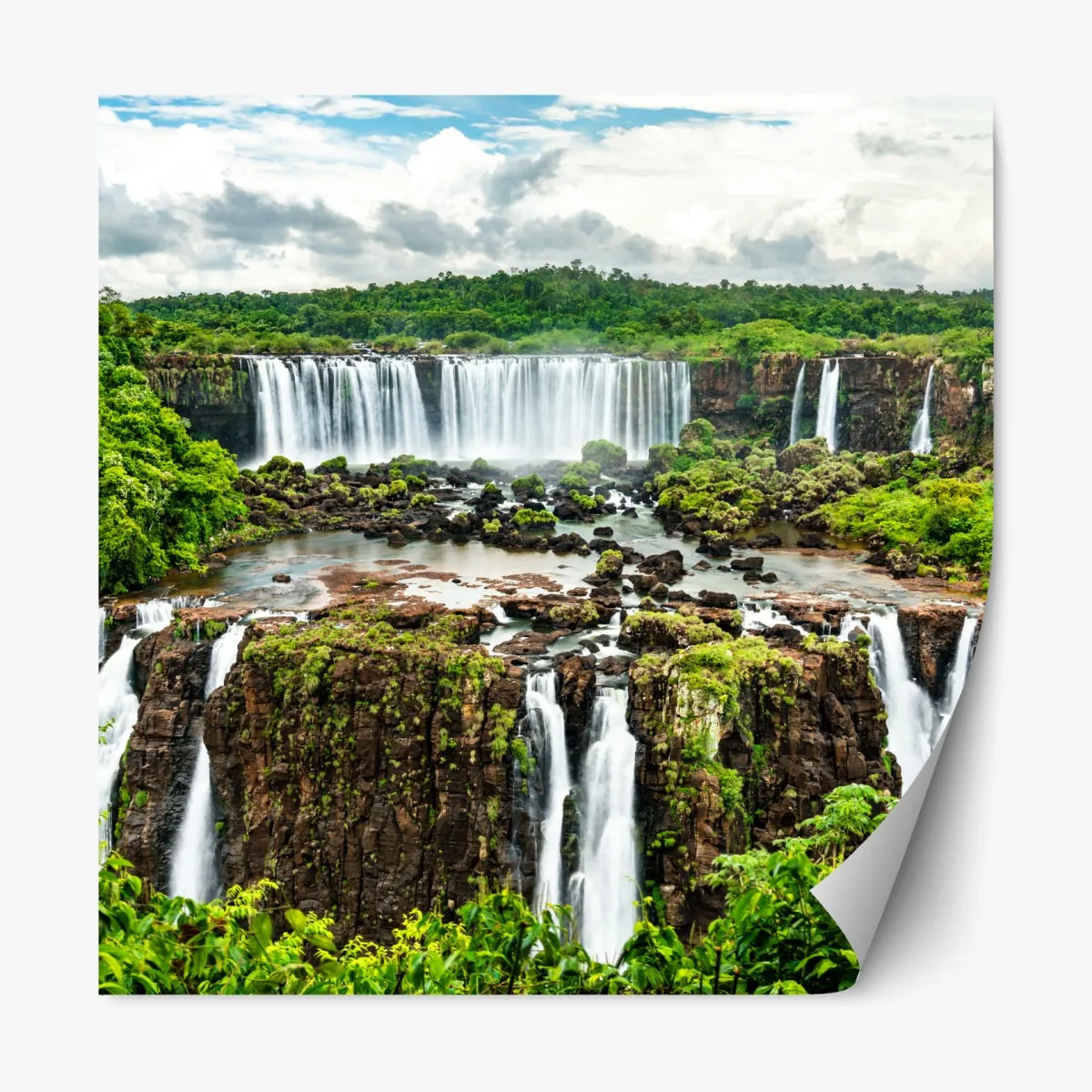 Naklejka repozycjonowalna panorama bujnego zielonego wodospadu – Wallissimo® Naklejka repozycjonowalna panorama bujnego zielonego wodospadu – Wallissimo®