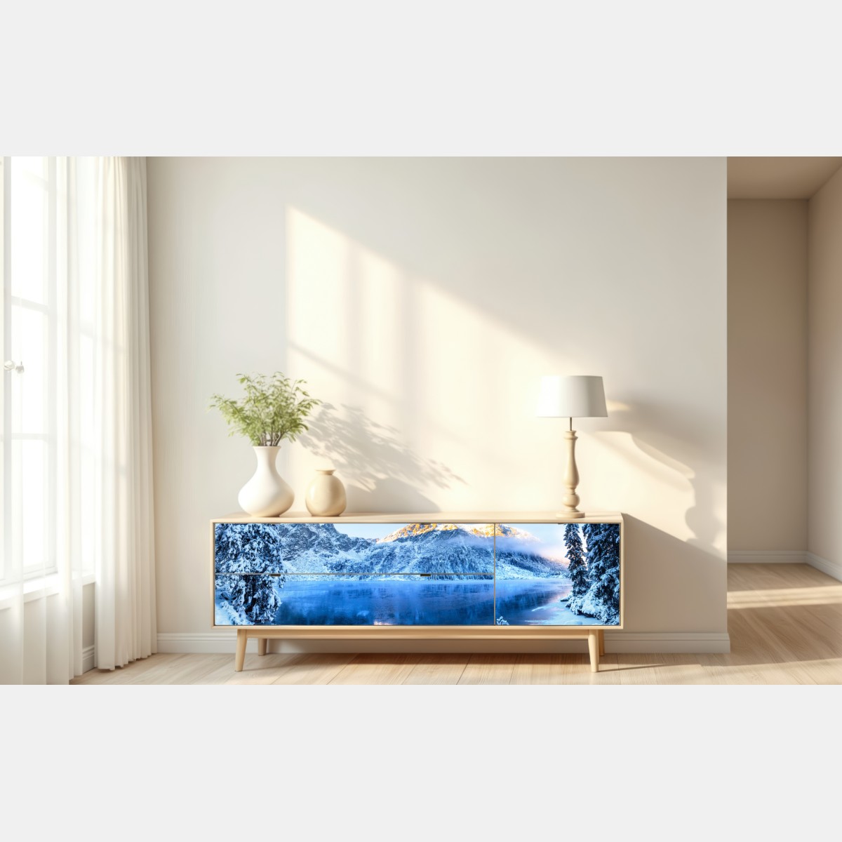 Naklejka repozycjonowalna zimowy wschód słońca nad zamarzniętym górskim jeziorem – Wallissimo® Naklejka repozycjonowalna zimowy wschód słońca nad zamarzniętym górskim jeziorem – Wallissimo®