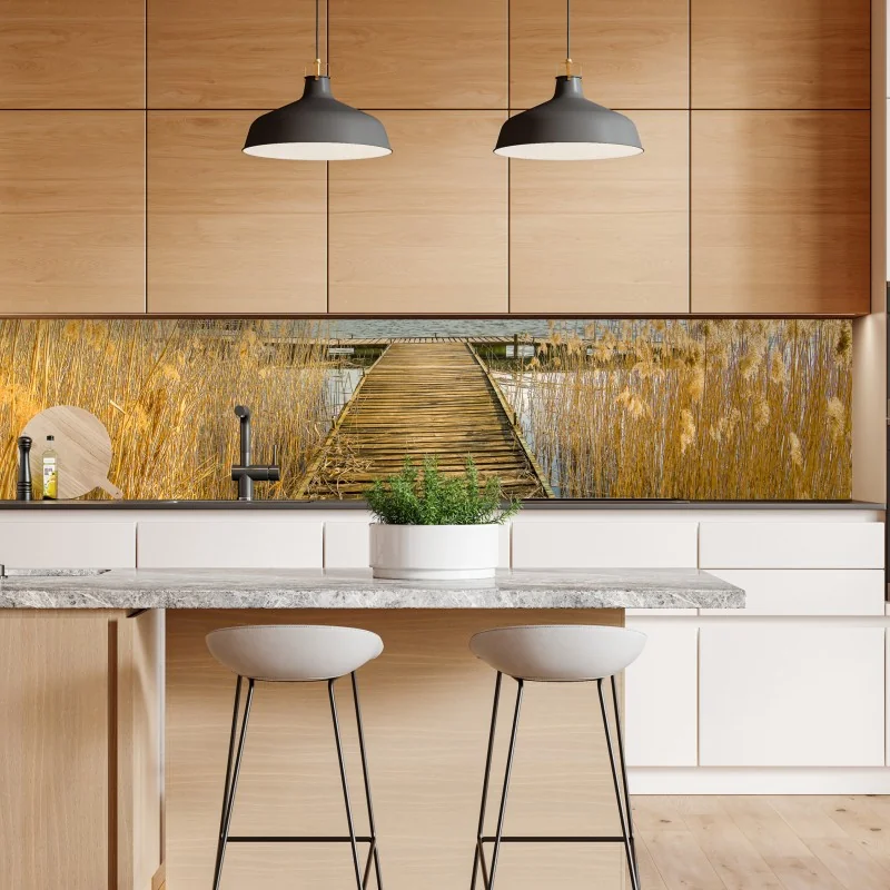 Naklejka repozycjonowalna drewniany pomost nad spokojnym jeziorem – Wallissimo® Naklejka repozycjonowalna drewniany pomost nad spokojnym jeziorem – Wallissimo®