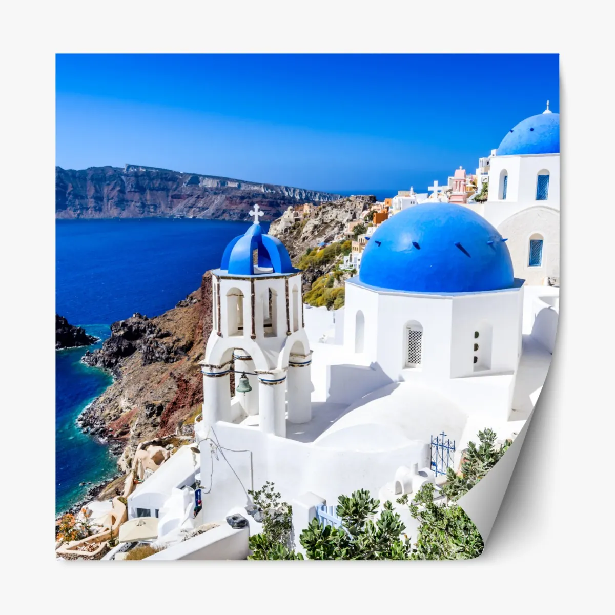 Naklejka repozycjonowalna Santorini niebieskie kopuły nad kalderą – Wallissimo® Naklejka repozycjonowalna Santorini niebieskie kopuły nad kalderą – Wallissimo®