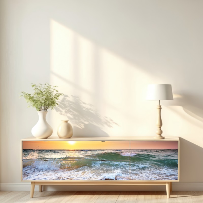 Naklejka repozycjonowalna złoty zachód słońca na plaży nad falami – Wallissimo® Naklejka repozycjonowalna złoty zachód słońca na plaży nad falami – Wallissimo®