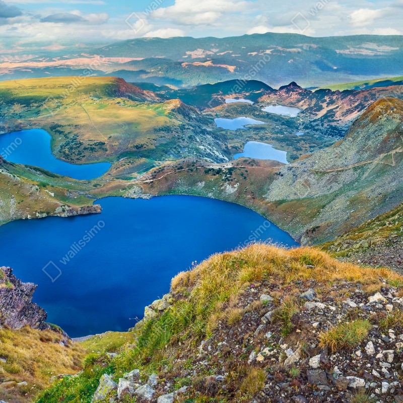 Naklejka repozycjonowalna alpejskie błękitne jeziora panorama – Wallissimo® Naklejka repozycjonowalna alpejskie błękitne jeziora panorama – Wallissimo®