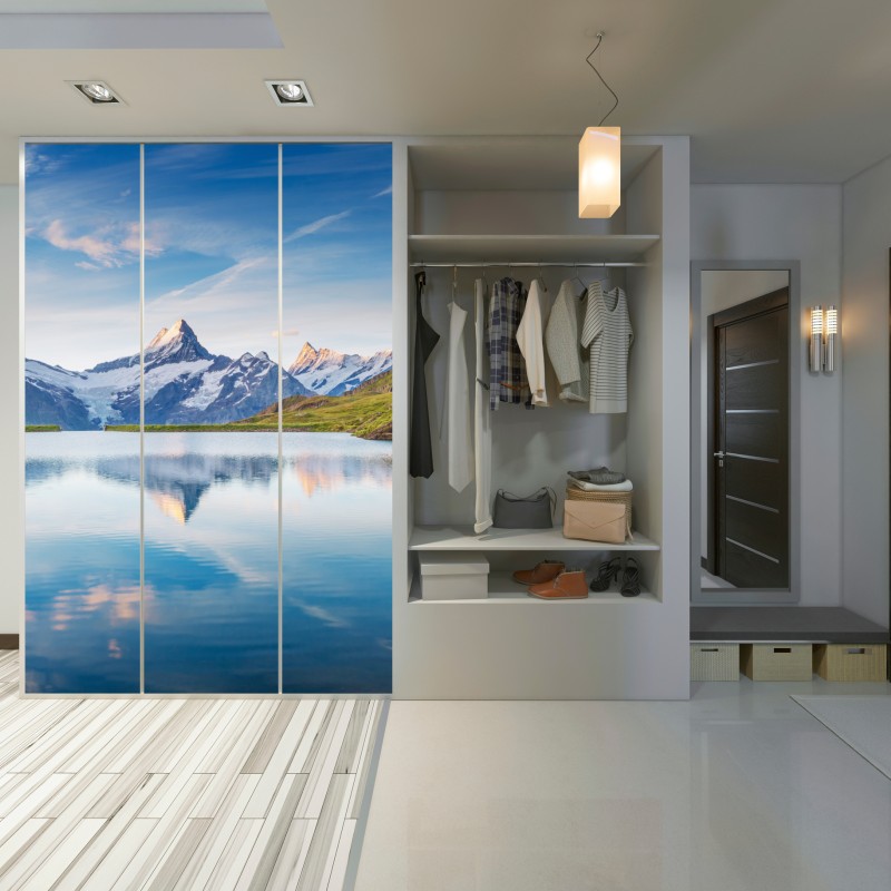 Naklejka na szafę majestatyczne odbicie Alp przy Bachalpsee – Wallissimo® Naklejka na szafę majestatyczne odbicie Alp przy Bachalpsee – Wallissimo®