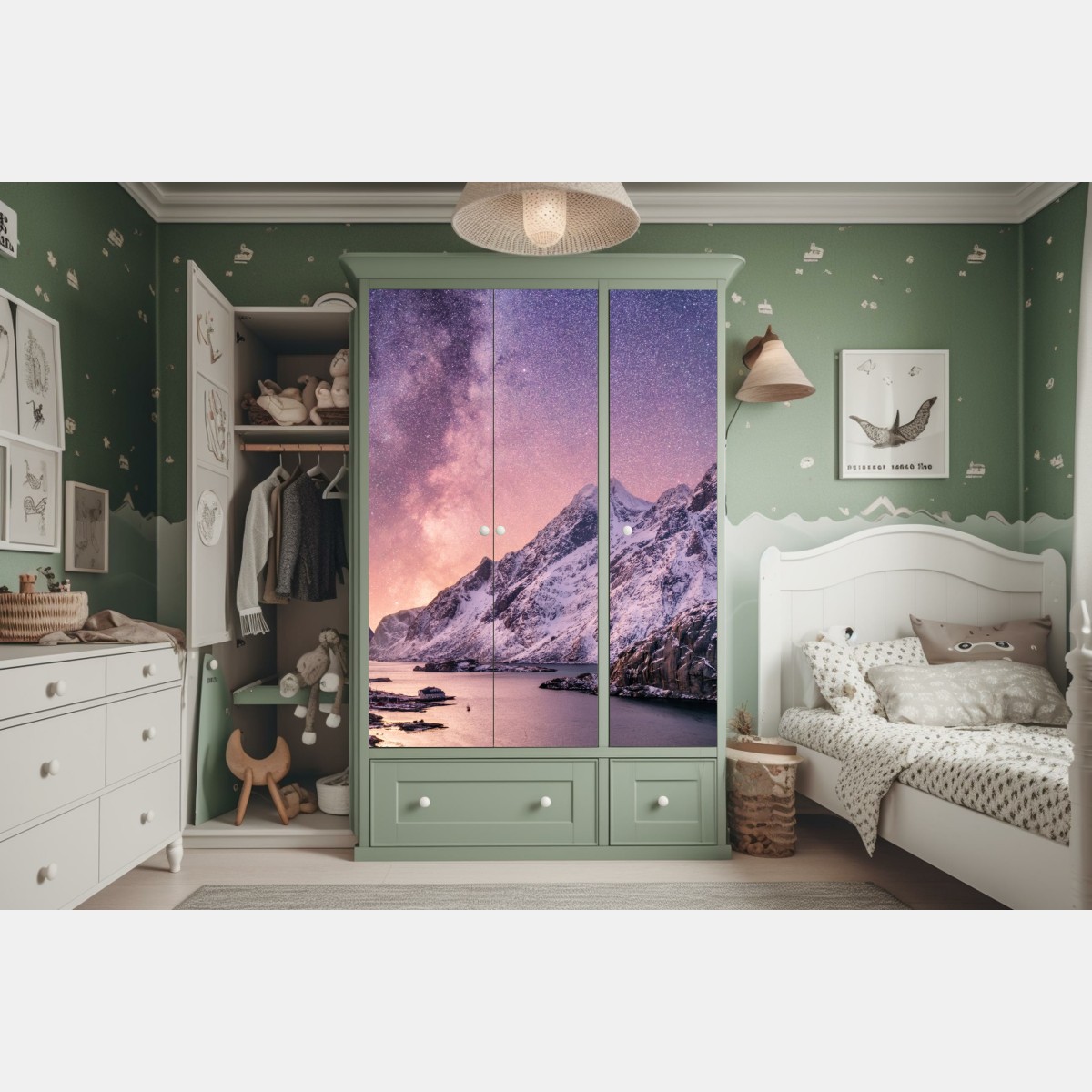 Naklejka na szafę droga mleczna nad ośnieżonymi górami w Norwegii – Wallissimo® Naklejka na szafę droga mleczna nad ośnieżonymi górami w Norwegii – Wallissimo®