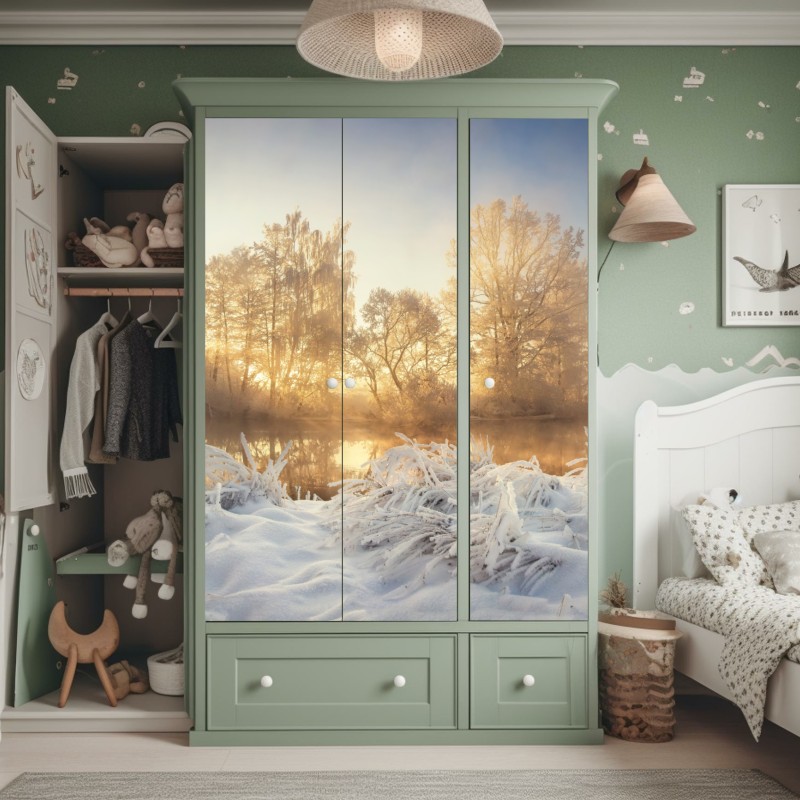 Naklejka na szafę złoty zimowy wschód słońca nad mroźną rzeką – Wallissimo® Naklejka na szafę złoty zimowy wschód słońca nad mroźną rzeką – Wallissimo®