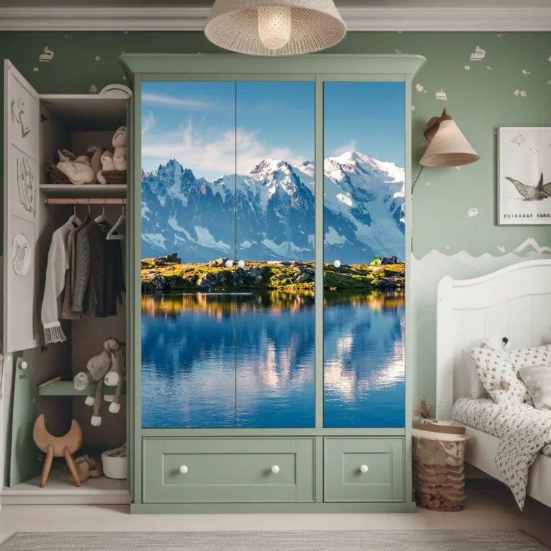 Naklejka na szafę biały marmur ze złotymi żyłkami – Wallissimo®