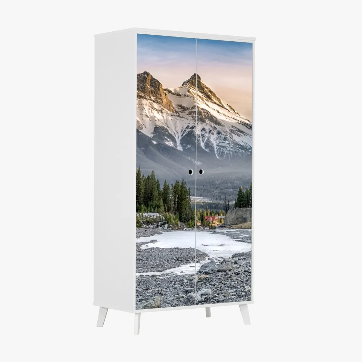 Naklejka na szafę majestatyczne górskie szczyty i sosnowy las – Wallissimo® Naklejka na szafę majestatyczne górskie szczyty i sosnowy las – Wallissimo®