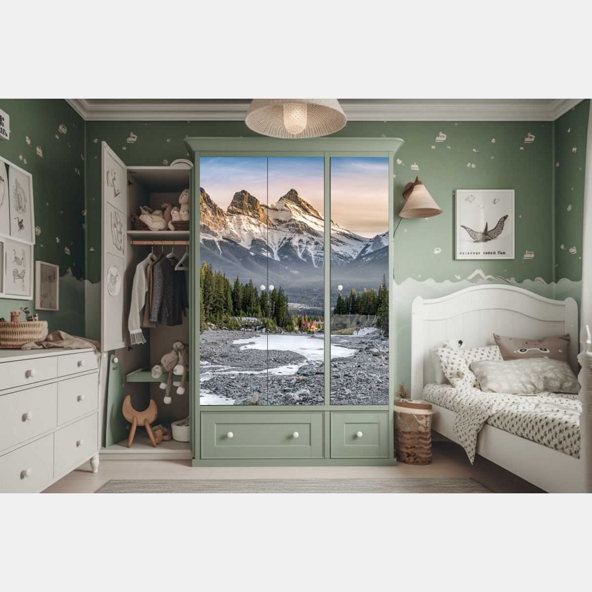Naklejka na szafę majestatyczne górskie szczyty i sosnowy las – Wallissimo® Naklejka na szafę majestatyczne górskie szczyty i sosnowy las – Wallissimo®