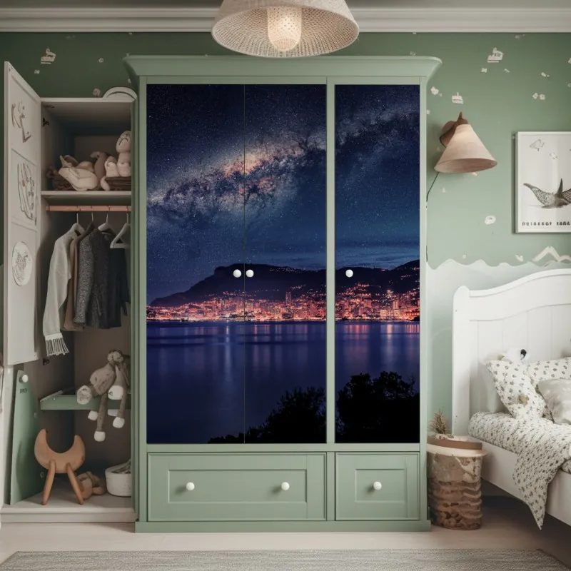 Naklejka na szafę nocna zatoka pod rozgwieżdżonym niebem – Wallissimo® Naklejka na szafę nocna zatoka pod rozgwieżdżonym niebem – Wallissimo®