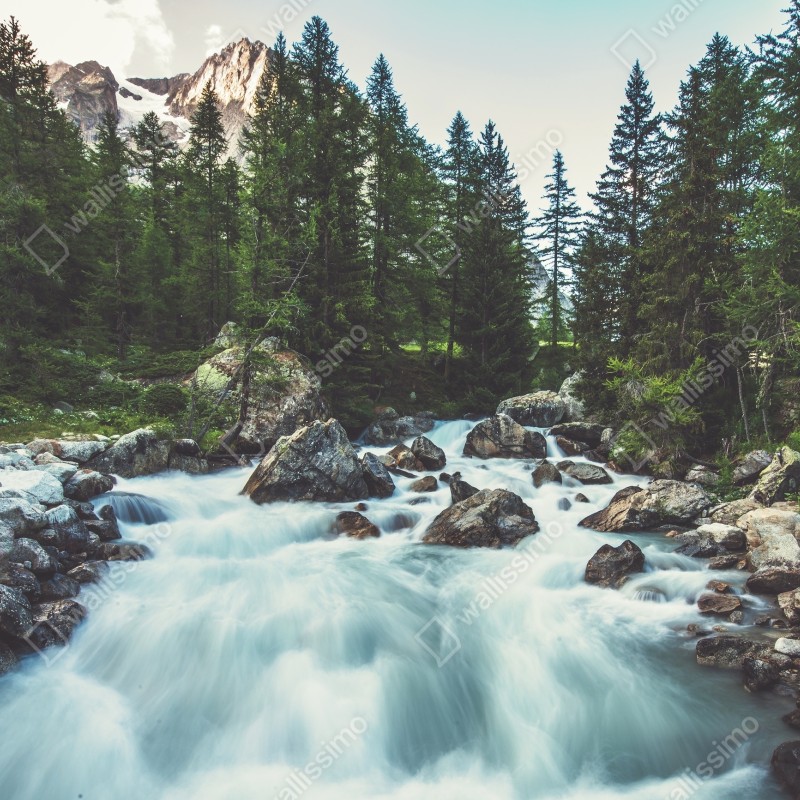 Naklejka na szafę malownicza alpejska rzeka w Ferret Valley – Wallissimo® Naklejka na szafę malownicza alpejska rzeka w Ferret Valley – Wallissimo®