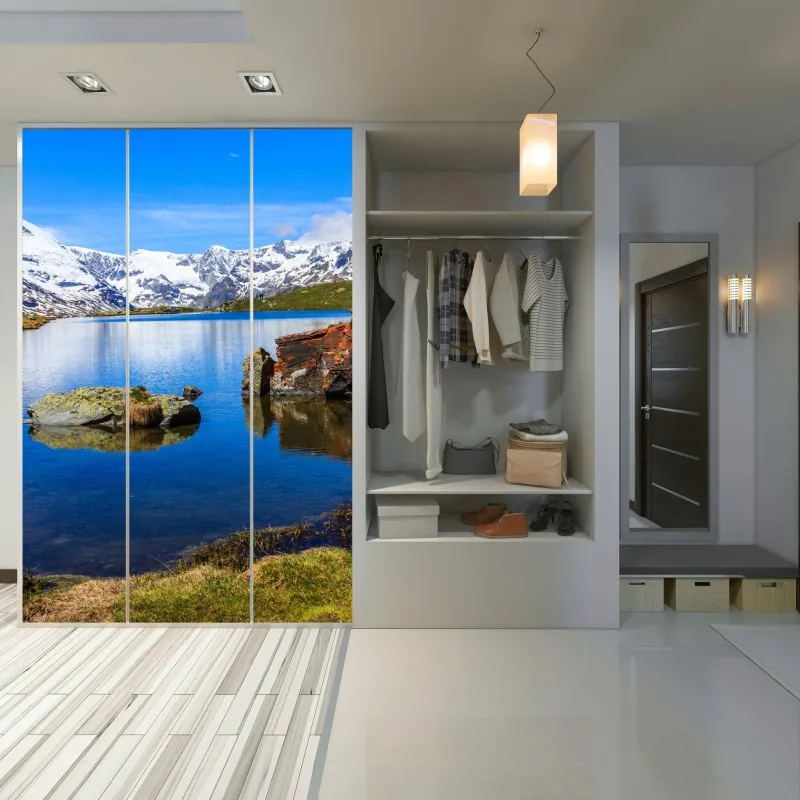 Naklejka na szafę spokojne odbicie Matterhornu nad jeziorem Stellisee, Zermatt – Wallissimo® Naklejka na szafę spokojne odbicie Matterhornu nad jeziorem Stellisee, Zermatt – Wallissimo®