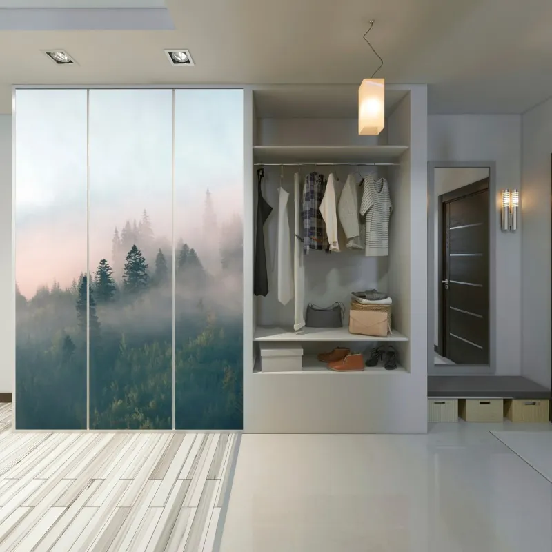 Naklejka na szafę mglisty poranek w lesie – Wallissimo® Naklejka na szafę mglisty poranek w lesie – Wallissimo®