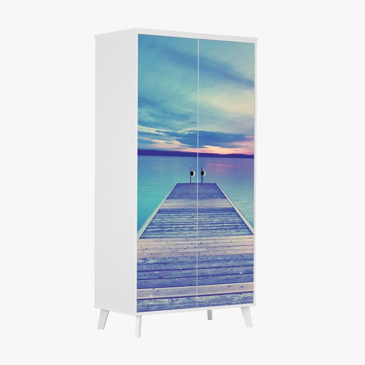 Naklejka na szafę pastelowy pomost nad jeziorem o zachodzie słońca – Wallissimo® Naklejka na szafę pastelowy pomost nad jeziorem o zachodzie słońca – Wallissimo®