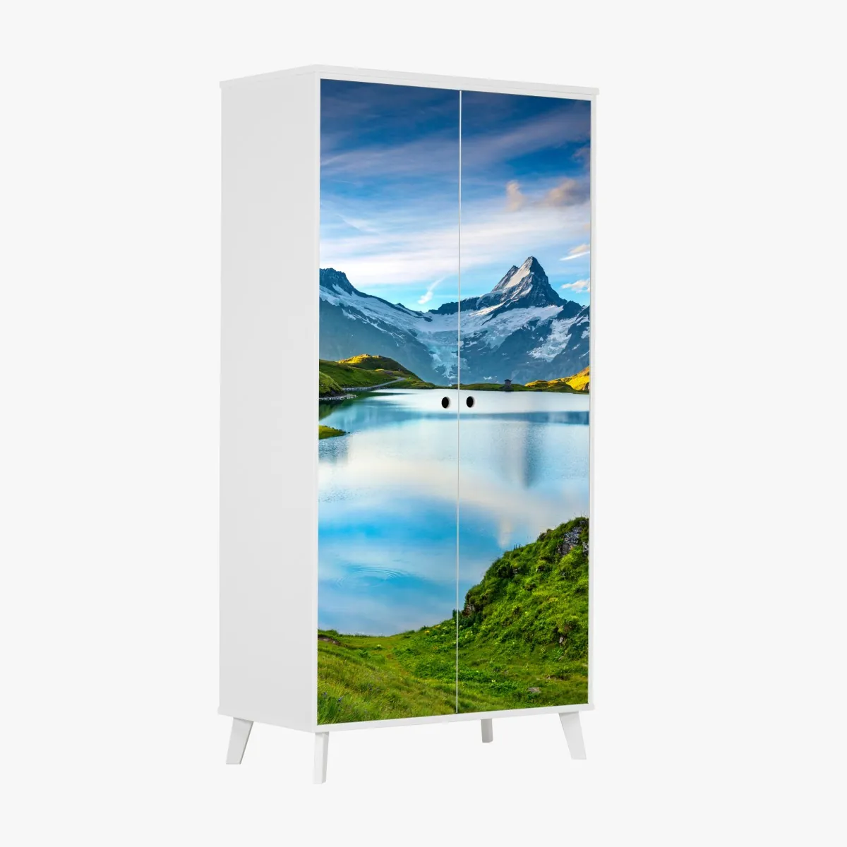 Naklejka na szafę spokojne alpejskie jezioro pod szczytem Wetterhorn, Szwajcaria – Wallissimo® Naklejka na szafę spokojne alpejskie jezioro pod szczytem Wetterhorn, Szwajcaria – Wallissimo®