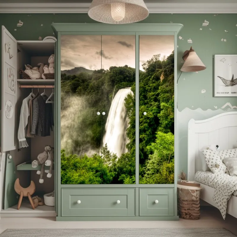 Naklejka na szafę wodospad Marmore w Umbrii: mglista zieleń – Wallissimo® Naklejka na szafę wodospad Marmore w Umbrii: mglista zieleń – Wallissimo®