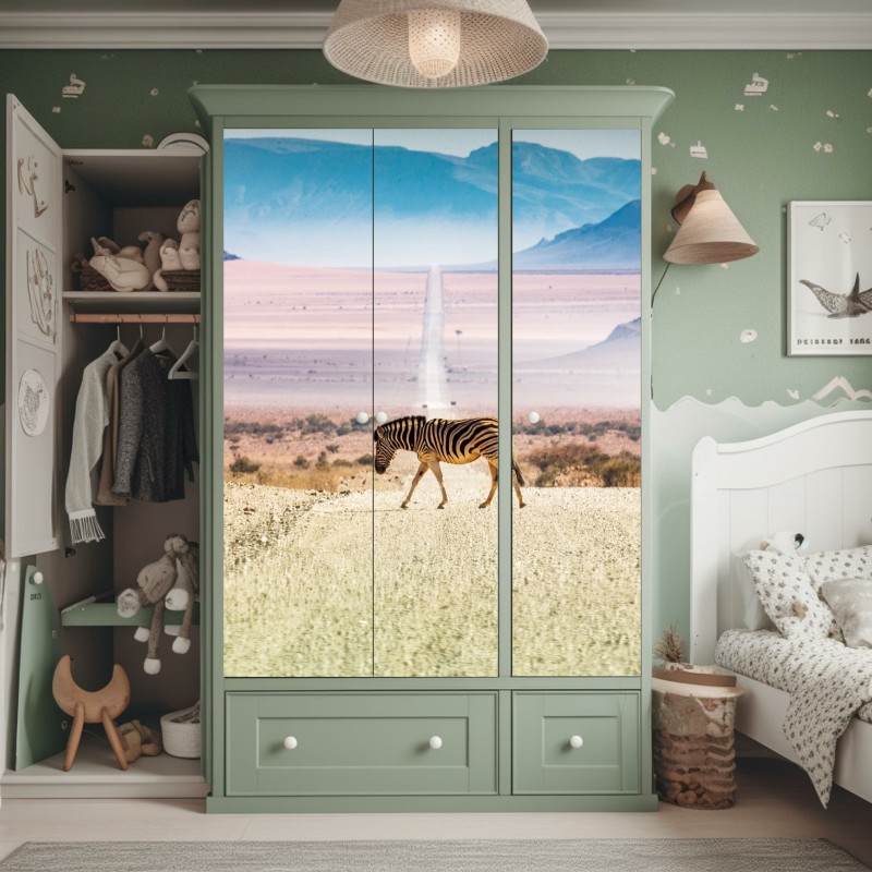 Naklejka na szafę zebra na pustynnej drodze – Wallissimo® Naklejka na szafę zebra na pustynnej drodze – Wallissimo®