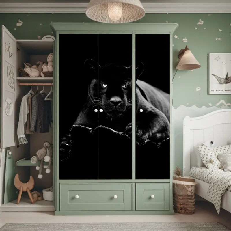 Naklejka na szafę majestatyczny portret czarnej pantery – Wallissimo® Naklejka na szafę majestatyczny portret czarnej pantery – Wallissimo®