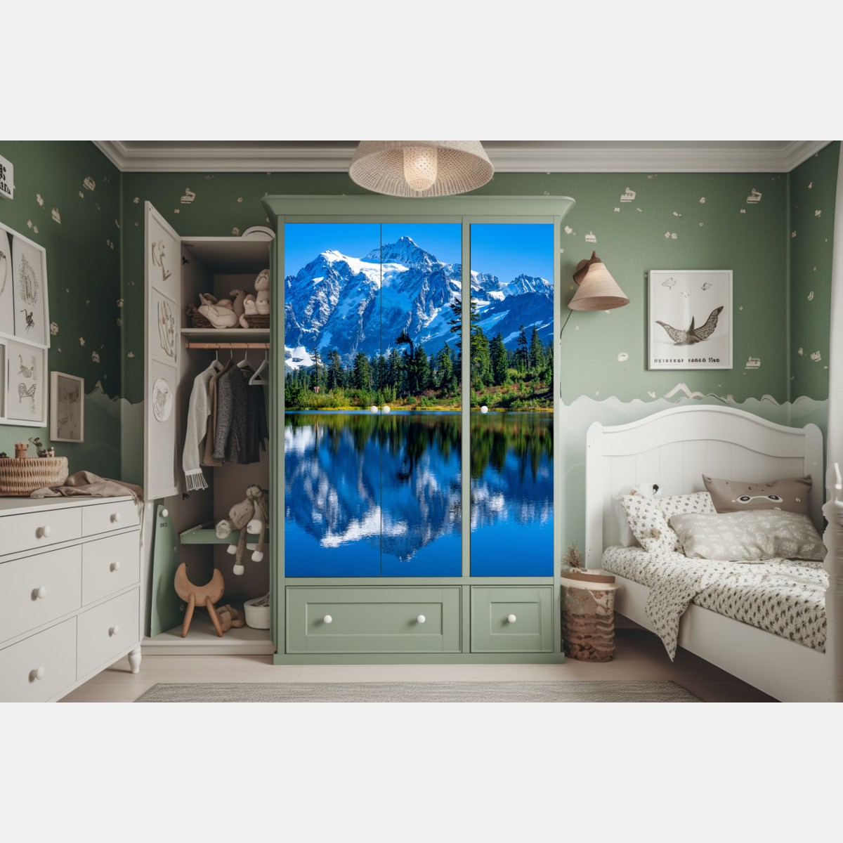 Naklejka na szafę majestatyczne odbicie gór nad jeziorem – Wallissimo® Naklejka na szafę majestatyczne odbicie gór nad jeziorem – Wallissimo®