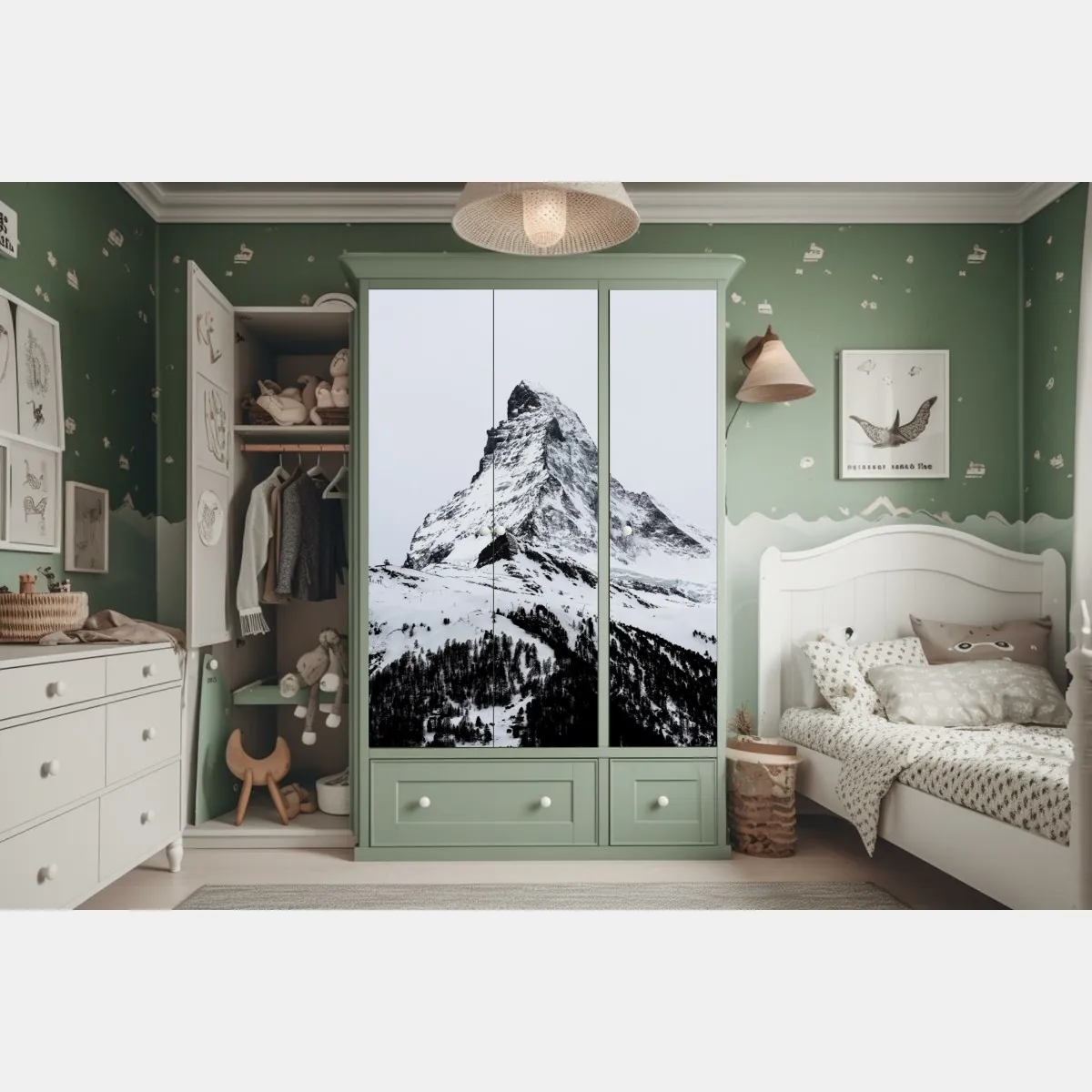 Naklejka na szafę samotny pokryty śniegiem szczyt górski – Wallissimo® Naklejka na szafę samotny pokryty śniegiem szczyt górski – Wallissimo®