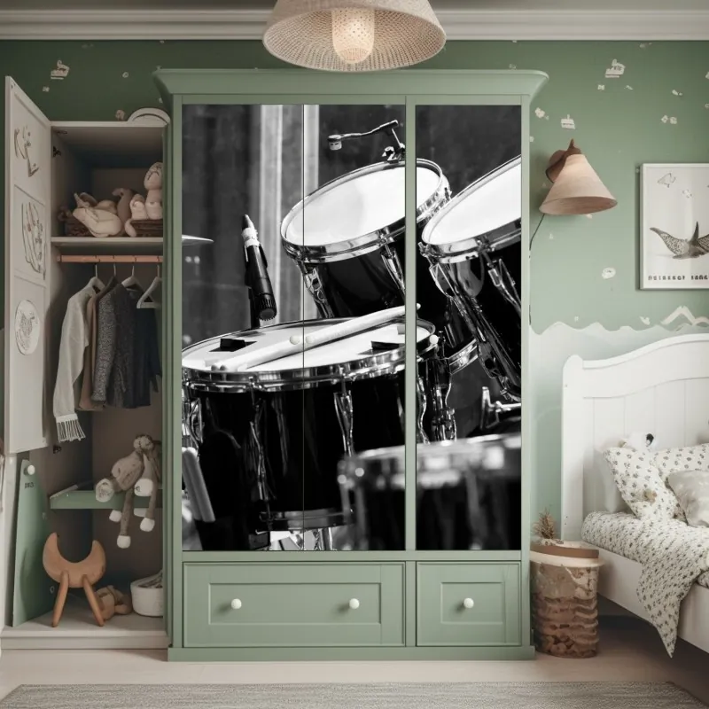 Naklejka na szafę czarno-białe zbliżenie zestawu perkusyjnego – Wallissimo® Naklejka na szafę czarno-białe zbliżenie zestawu perkusyjnego – Wallissimo®