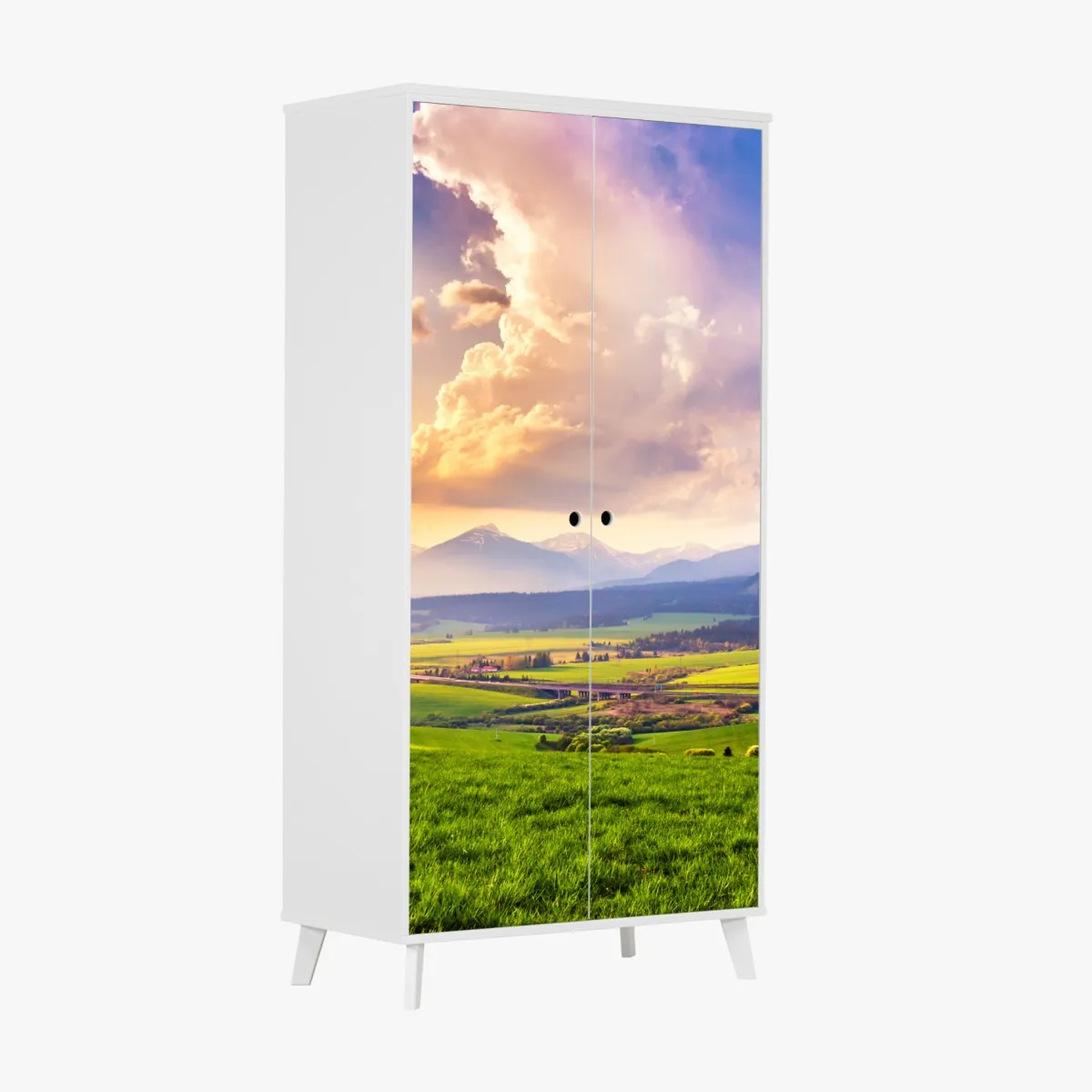 Naklejka na szafę panorama wiosennej doliny górskiej, Tatry Słowacja – Wallissimo® Naklejka na szafę panorama wiosennej doliny górskiej, Tatry Słowacja – Wallissimo®