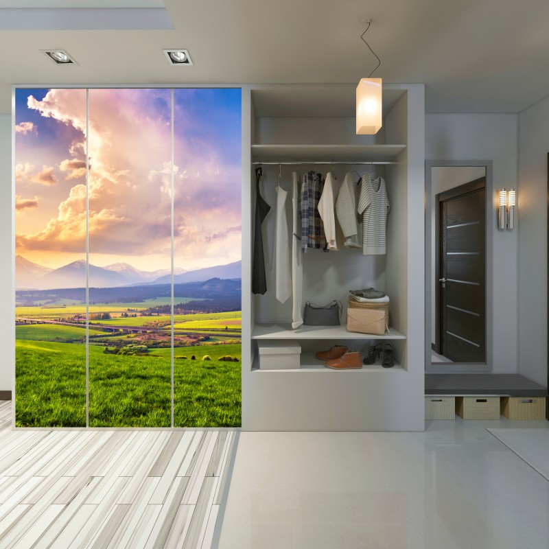 Naklejka na szafę panorama wiosennej doliny górskiej, Tatry Słowacja – Wallissimo® Naklejka na szafę panorama wiosennej doliny górskiej, Tatry Słowacja – Wallissimo®