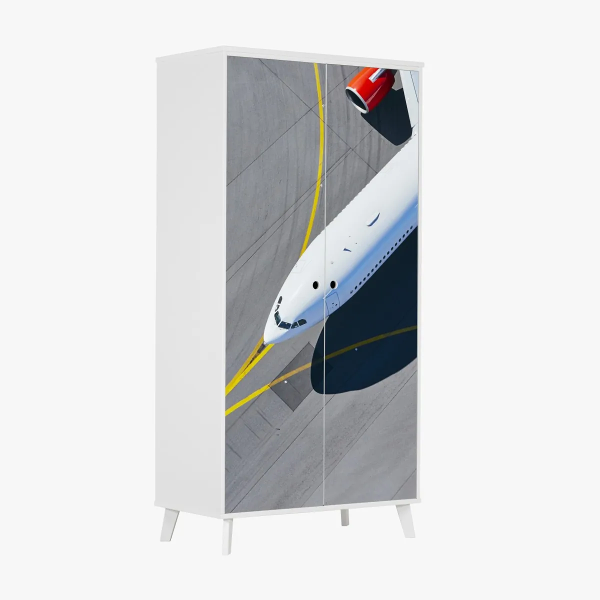 Naklejka na szafę widok z lotu ptaka na samolot na płycie lotniska – Wallissimo® Naklejka na szafę widok z lotu ptaka na samolot na płycie lotniska – Wallissimo®