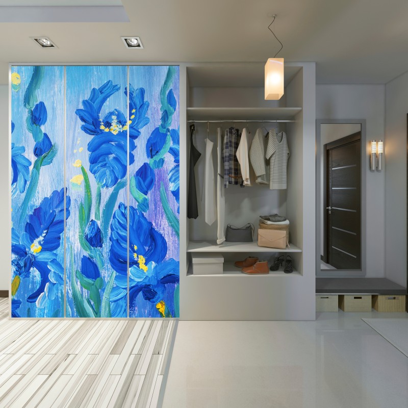 Naklejka na szafę żywy niebieski bukiet irysów – Wallissimo® Naklejka na szafę żywy niebieski bukiet irysów – Wallissimo®