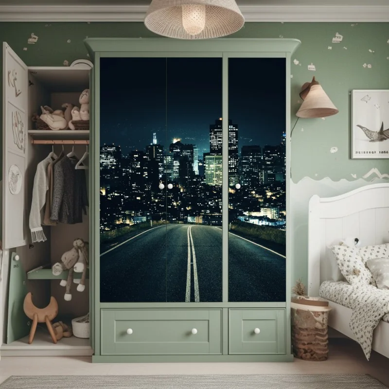 Naklejka na szafę droga prowadząca do oświetlonej panoramy miasta nocą – Wallissimo® Naklejka na szafę droga prowadząca do oświetlonej panoramy miasta nocą – Wallissimo®