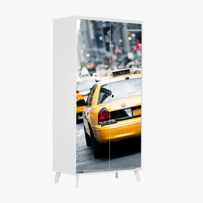 Naklejka na szafę żółte taksówki na ruchliwej ulicy Nowego Jorku